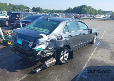 2010 Mercedes-Benz E 350 z USA, uszkodzony, nr VIN WDDHF5GB2AA076357